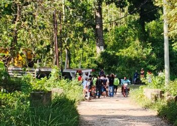 Warga Adang Kendaraan Alat Berat Pertamina Lantaran Merusak Jalan