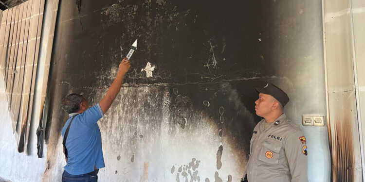 Ngeri, Orang Gangguan Jiwa Nekat Bakar Balai Desa dan Dua Mobil di Pati