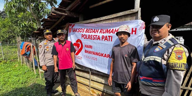 Polresta Pati Bedah 3 Rumah Warga Winong, Wujud Kepedulian di HUT ke-79 Bhayangkara