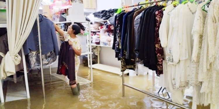 Jadi Langganan Banjir Rob, Warga Tunggulsari: Semoga Pemerintah Bisa Cepat Mengatasi