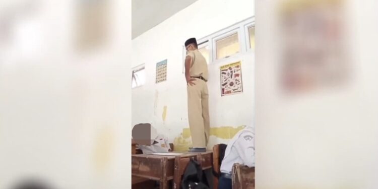 Viral Video Siswa Dianiaya Oknum Guru di Demak, Kepalanya Ditendang