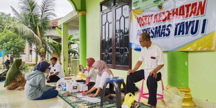Warga Terdampak Banjir Rob di Tunggulsari Mulai Keluhkan Gatal-Gatal