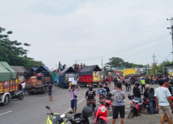 Sopir Truk Ancam Blokir Pantura Pati Sehari Sampai Tuntutan Dipenuhi