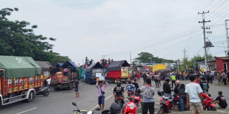 Sopir Truk Ancam Blokir Pantura Pati Sehari Sampai Tuntutan Dipenuhi
