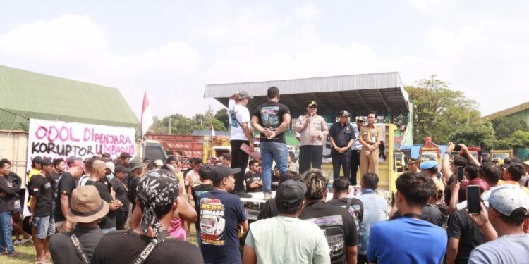 Demo UU ODOL, Ratusan Sopir truk di Blora Bawa 6 Tuntutan dari Mafia BBM hingga Pungli