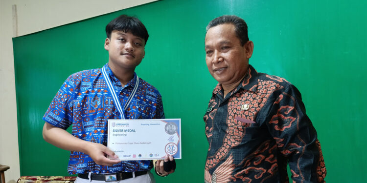 Keren, Siswa SMA PGRI 2 Kayen Juara di London Berkat Alat Pendeteksi Kantuk