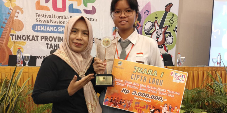 Siswa SMAN 2 Pati Juara 1 Lomba Cipta Lagu FLS3N Tingkat Jateng 2025