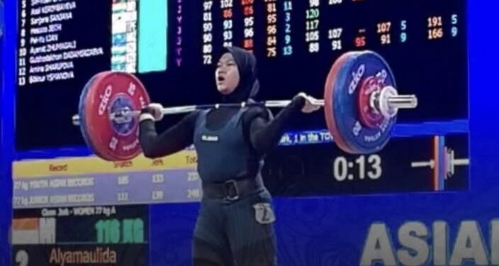 Lifter Wanita Indonesia Borong 3 Emas Kejuaraan Angkat Besi Remaja di Kazakhstan
