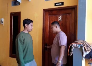 Suami di Demak Gerebek Istrinya yang Selingkuh dengan Kades di Kamar Kost
