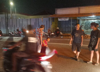 Pejalan Kaki Alami Luka Serius Usai Tertabrak Pemotor Saat Menyebrang Jalan di Kudus