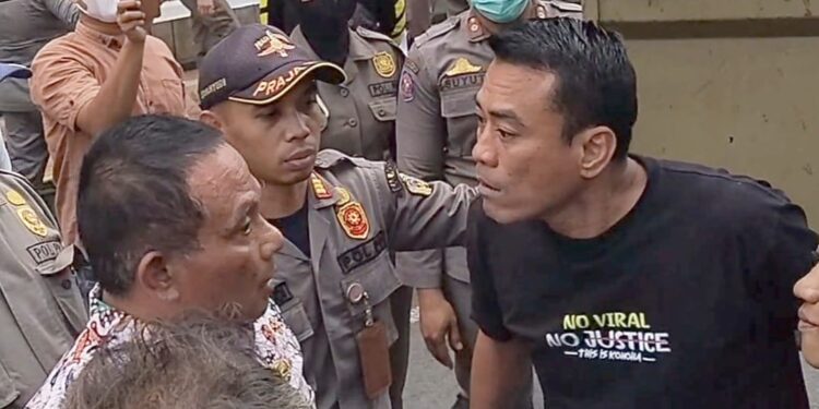 Plt Sekda Pati Perintah Bubarkan Posko, Warga: Tindakan Arogan, Semena-mena