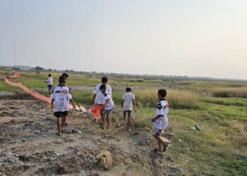 Bermain Layangan Naga untuk Melupakan Ketergantungan dengan Hp