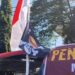 Warga Pati Kibarkan Bendera One Piece di Posko Open Donasi Demo PBB-P2