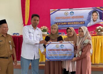 Lestari Moerdijat Salurkan 400 Beasiswa PIP ke Pelajar Warga Desa Terban 