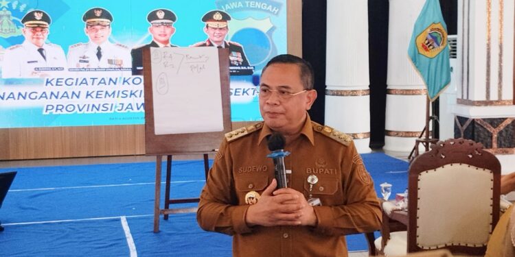 Geger! Gubernur Luthfi Diwaduli Bansos di Pati Banyak Tak Tepat Sasaran