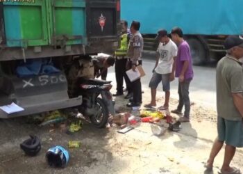 Tabrak Truk Parkir di Demak, 1 Pemotor Tewas dan 1 Kritis