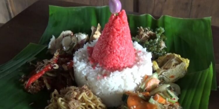 Tumpeng Merah Putih, Wujud Doa dan Harapan untuk Indonesia