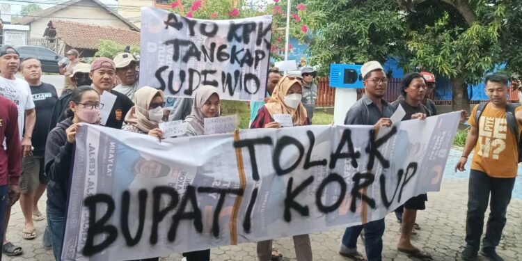 Warga Pati Serentak Surati KPK, Desak Segera Usut Dugaan Korupsi Sudewo