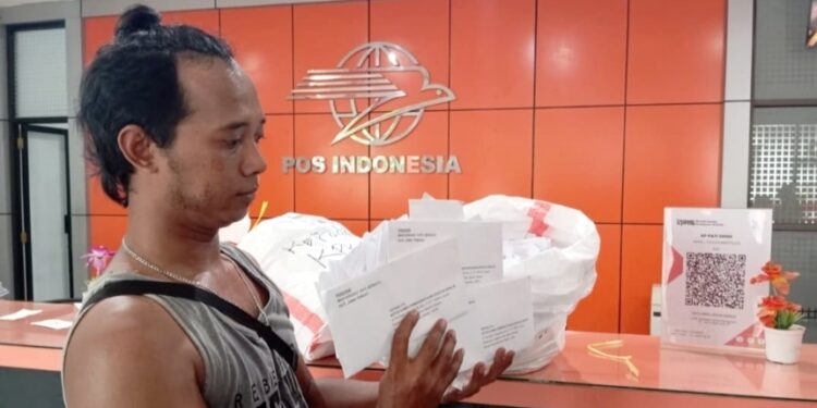 Warga Pati Kirim 7 Karung Surat ke KPK, Tuntut Sudewo Segera jadi Tersangka