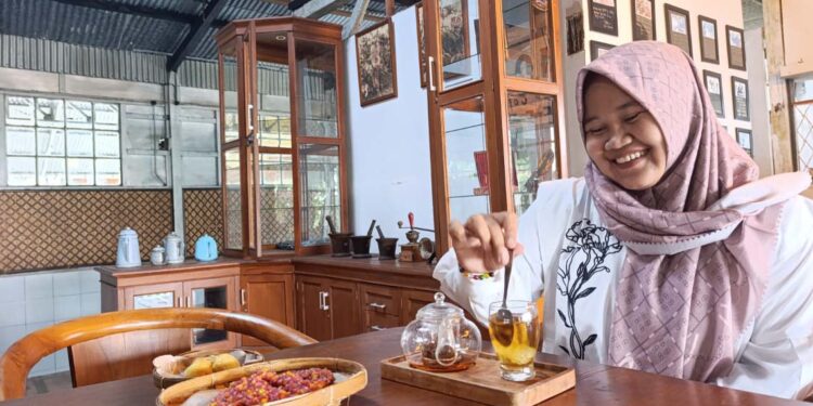 Siapa Sangka Bunga Kopi Ternyata Bisa Dibuat Jadi Teh Beraroma Wangi