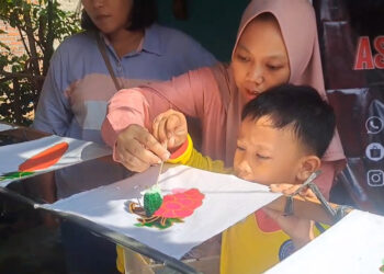 Serunya Anak-Anak TK di Pati Belajar Membatik, Diajak Lestarikan Budaya Sejak Dini