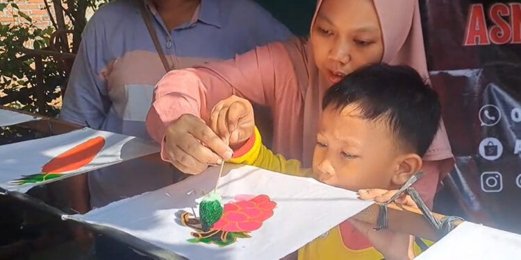 Serunya Anak-Anak TK di Pati Belajar Membatik, Diajak Lestarikan Budaya Sejak Dini
