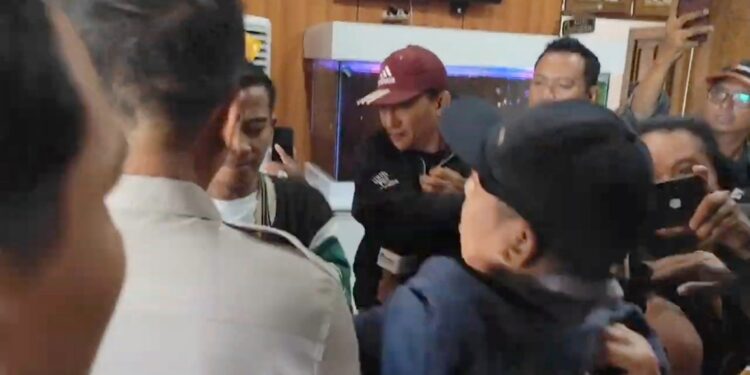 Wartawan Pati Dibanting Oknum Preman saat Liput Ketua Dewas RSUD Soewondo WO dari Pansus