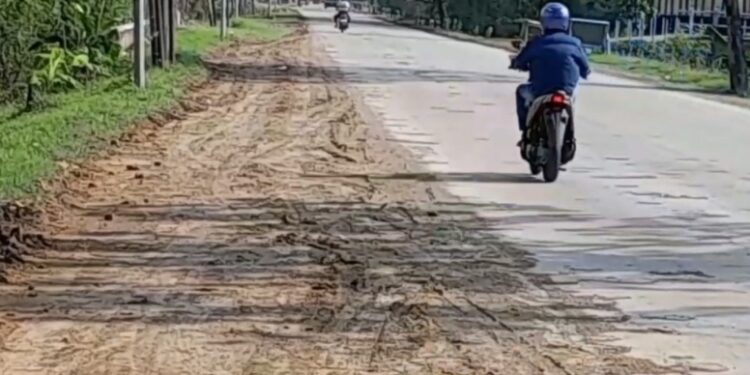 Satu Orang Tewas Terlindas Truk saat Terpeleset Lumpur di Jalan Jepara-Demak