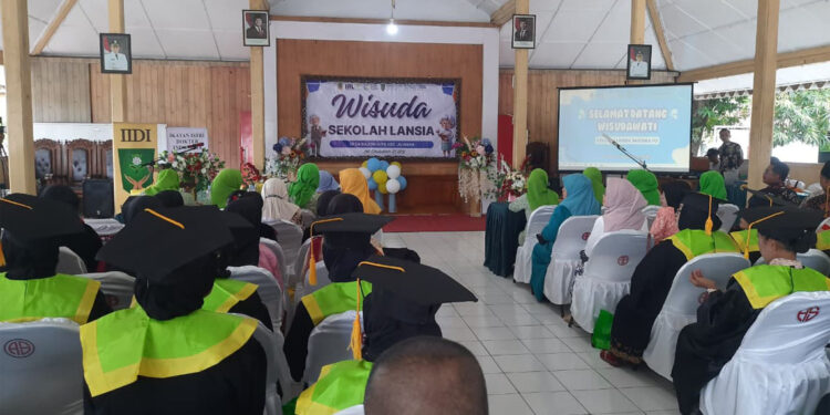 Cerita Sulimah dan Sukini, Dua Lansia yang Semangatnya Tak Pernah Padam untuk Belajar