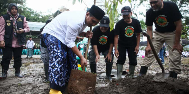 Taj Yasin Prihatin Kondisi Sedimentasi Tinggi di Waduk Mrica Banjarnegara