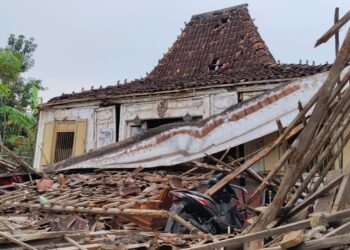 Rumah Tua di Tlogoharum Pati Tiba-Tiba Ambruk, Satu Orang Terluka