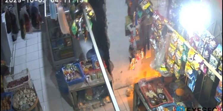 Setelah Kemarin Dipukuli, Rumah Koordinator MPB Dibakar Orang Tak Dikenal