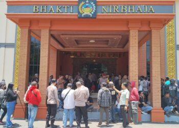 Koordinator Dipukuli dan Rumah Dibakar, MPB Geruduk Polresta Pati