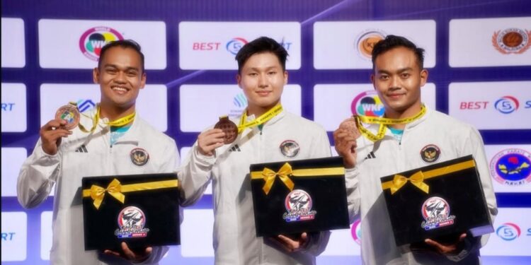 Christo Antarkan Tim Indonesia Raih Perunggu Kejuaraan Dunia Karate di Malaysia