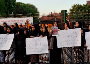 Ratusan Santri di Kudus Gelar Demo dan Istighosah Dukung PP Lirboyo