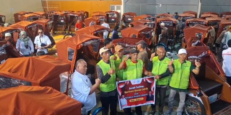 Langsung Sentuh Rakyat, Presiden Prabowo Salurkan 2.000 Becak Listrik di Berbagai Daerah