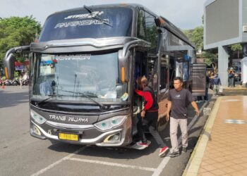 Perjuangkan Keadilan untuk Botok Cs, Warga Pati Kembali Datangi Polda Jateng