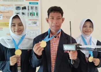 Alat Pendeteksi Sumber Air Ciptaan Siswa SMPN 1 Kayen Menangi Ajang Internasional
