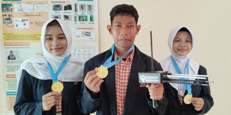 Alat Pendeteksi Sumber Air Ciptaan Siswa SMPN 1 Kayen Menangi Ajang Internasional