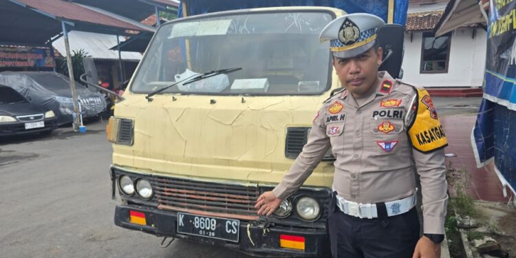 Warga Kudus Luka Parah Setelah Diseruduk Truk di Margorejo Pati