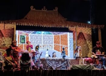 Pesan Ekologi dalam Pagelaran Wayang Sampah di Festival Berkat Bandeng