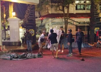 Baru 1,5 Jam Berdiri, Satpol PP Pati Minta Posko Keadilan Botok Cs Dibubarkan