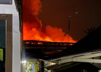 Gudang Pabrik Dua Kelinci di Margorejo Pati Terbakar