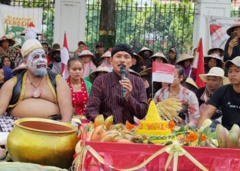 Tolak Tambang, Aktivis Kendeng Pati Gunretno Dilaporkan ke Polisi