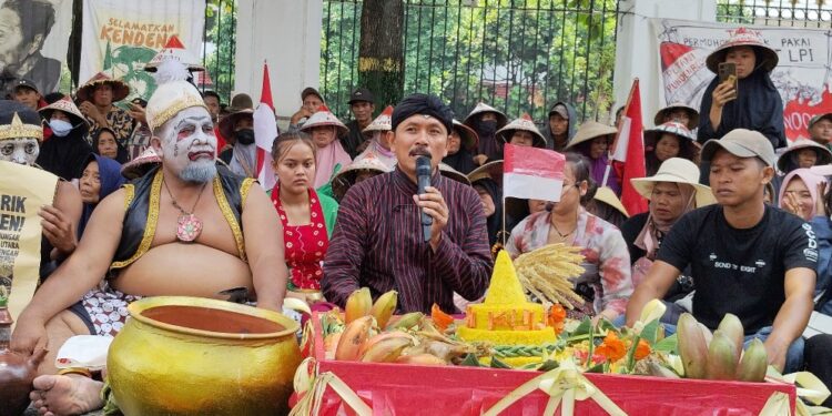 Tolak Tambang, Aktivis Kendeng Pati Gunretno Dilaporkan ke Polisi