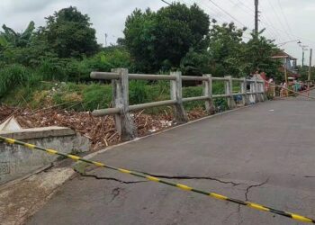 Sungai Piji di Kesambi Kudus Memprihatinkan, Jembatan Rusak dan Penuh Sampah