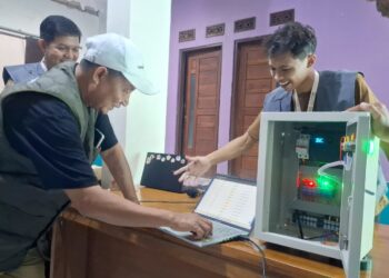 Mahasiswa UMK Ciptakan Alat Peringatan Dini Banjir di Setrokalangan Kudus