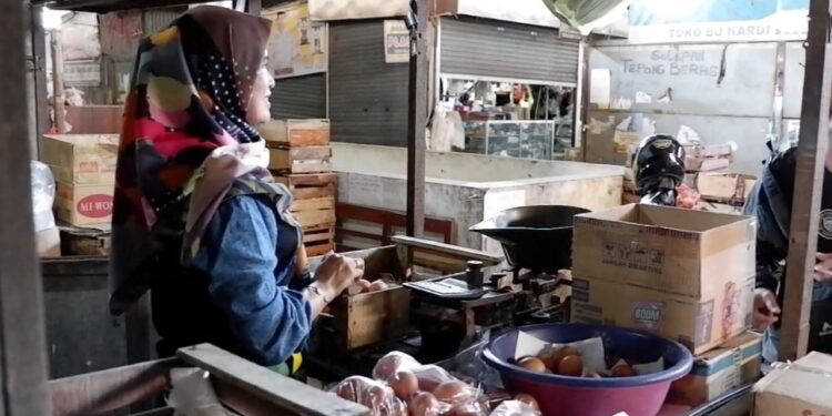 Harga Telur dan Daging Ayam di Kudus Mahal, Pedagang Mengeluh Untung Tipis