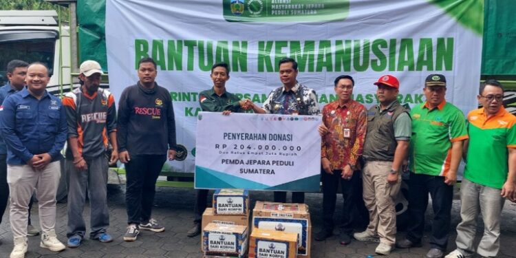 Bupati Jepara Lepas Bantuan Senilai Ratusan Juta untuk Korban Bencana Sumbar