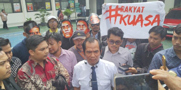 Kuasa Hukum: “Pasal yang Didakwakan pada Botok Cs Pasal Sampah”